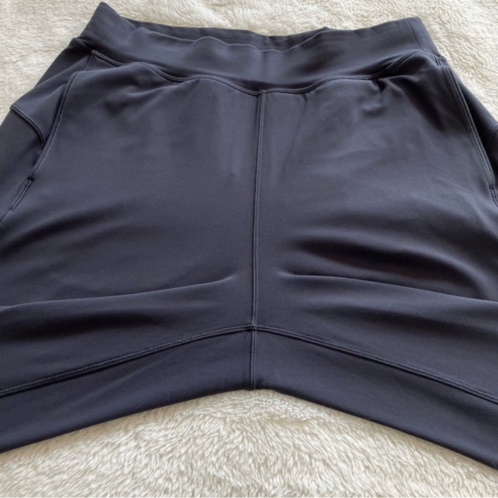 Lululemon Rejuvenate Crop - Picture 5 of 8